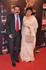 at Screen Awards red carpet in Mumbai on 12th Jan 2013 (539).JPG